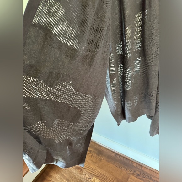 Lululemon Wrap - Picture 2 of 4